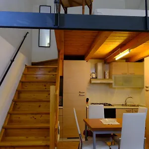 Apartment La Casa Dei Sarti Cozy Center, Varenna