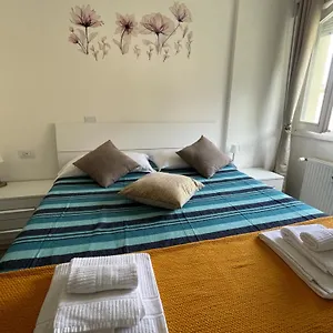 Apartment By Foot, Varenna